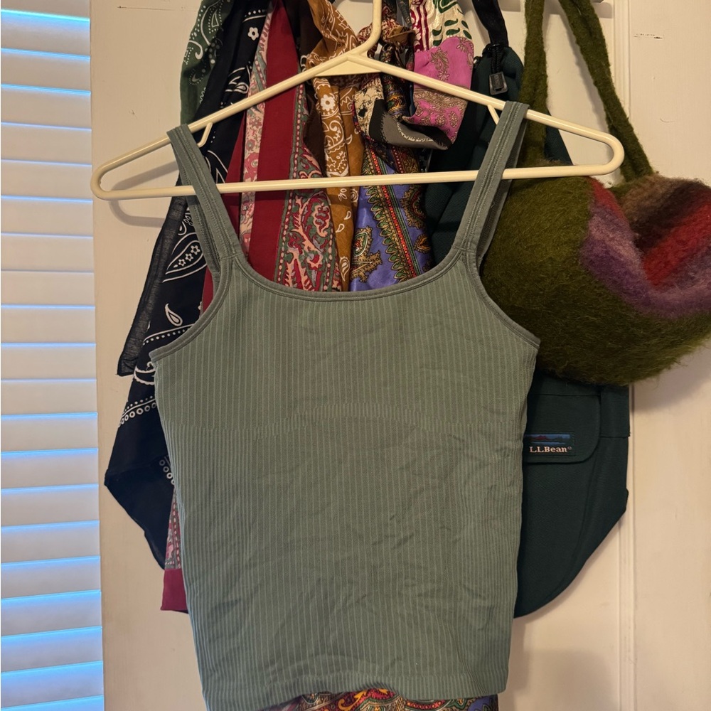 Lululemon tank top